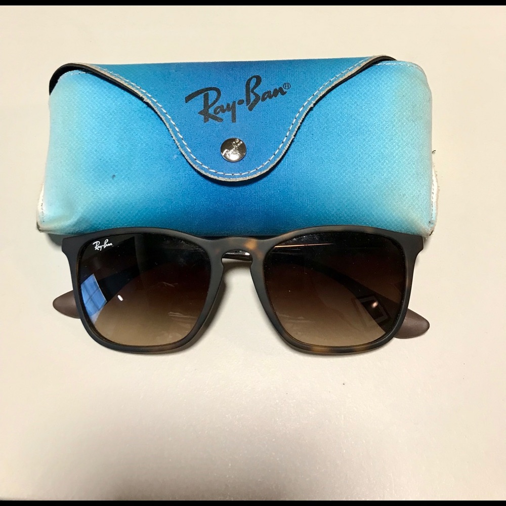 Women’s Ray Ban Sunglasses